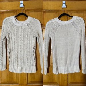 Beige cable knit Gap sweater